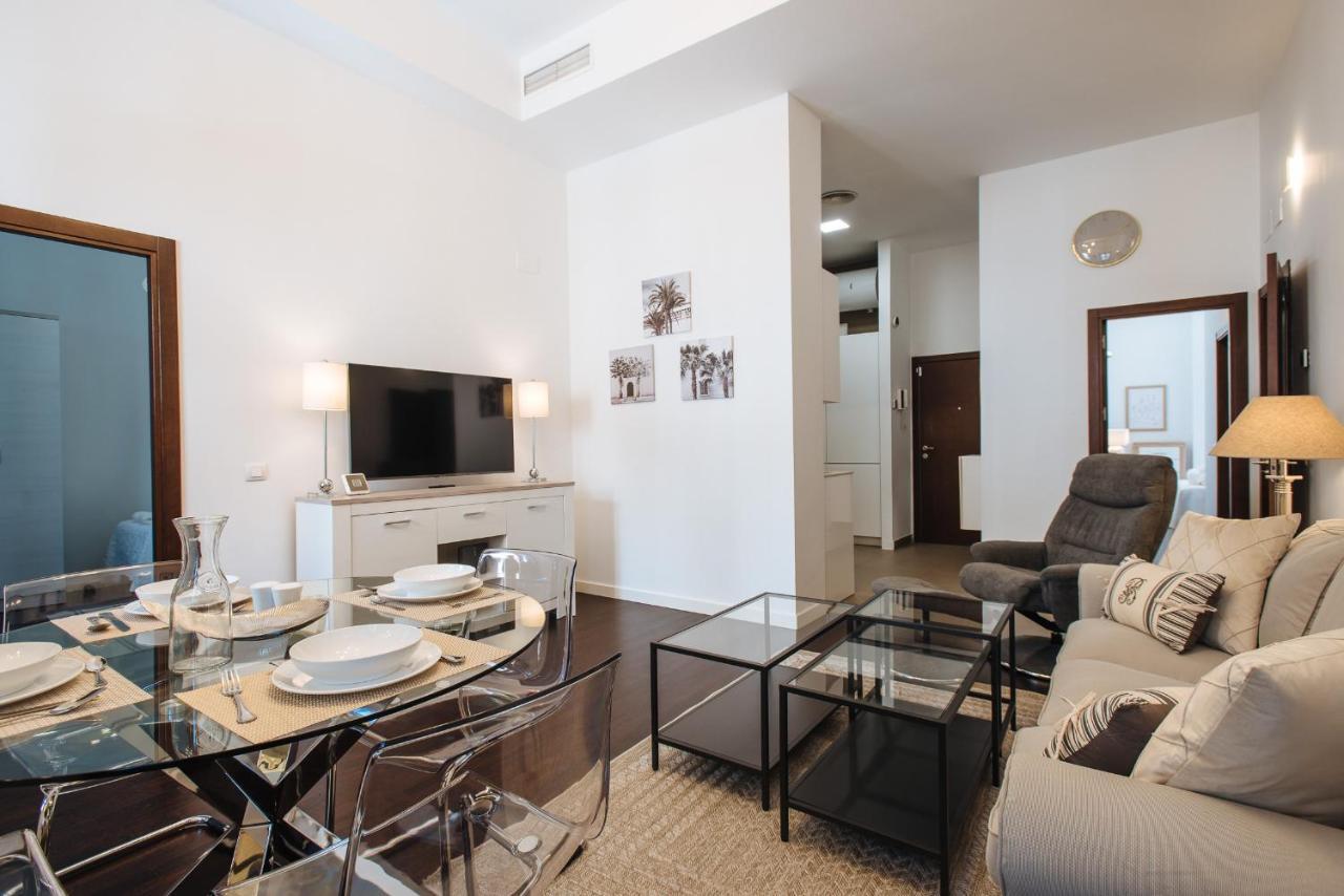 Apartamento Puerta Real - Free Parking Appartement Sevilla Buitenkant foto