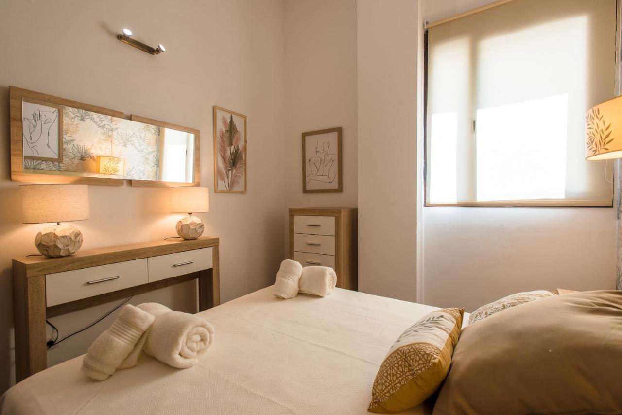 Apartamento Puerta Real - Free Parking Appartement Sevilla Buitenkant foto